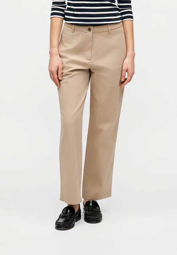 Выстиранные узкие прямые брюки-чиносы Tommy Hilfiger, Beige