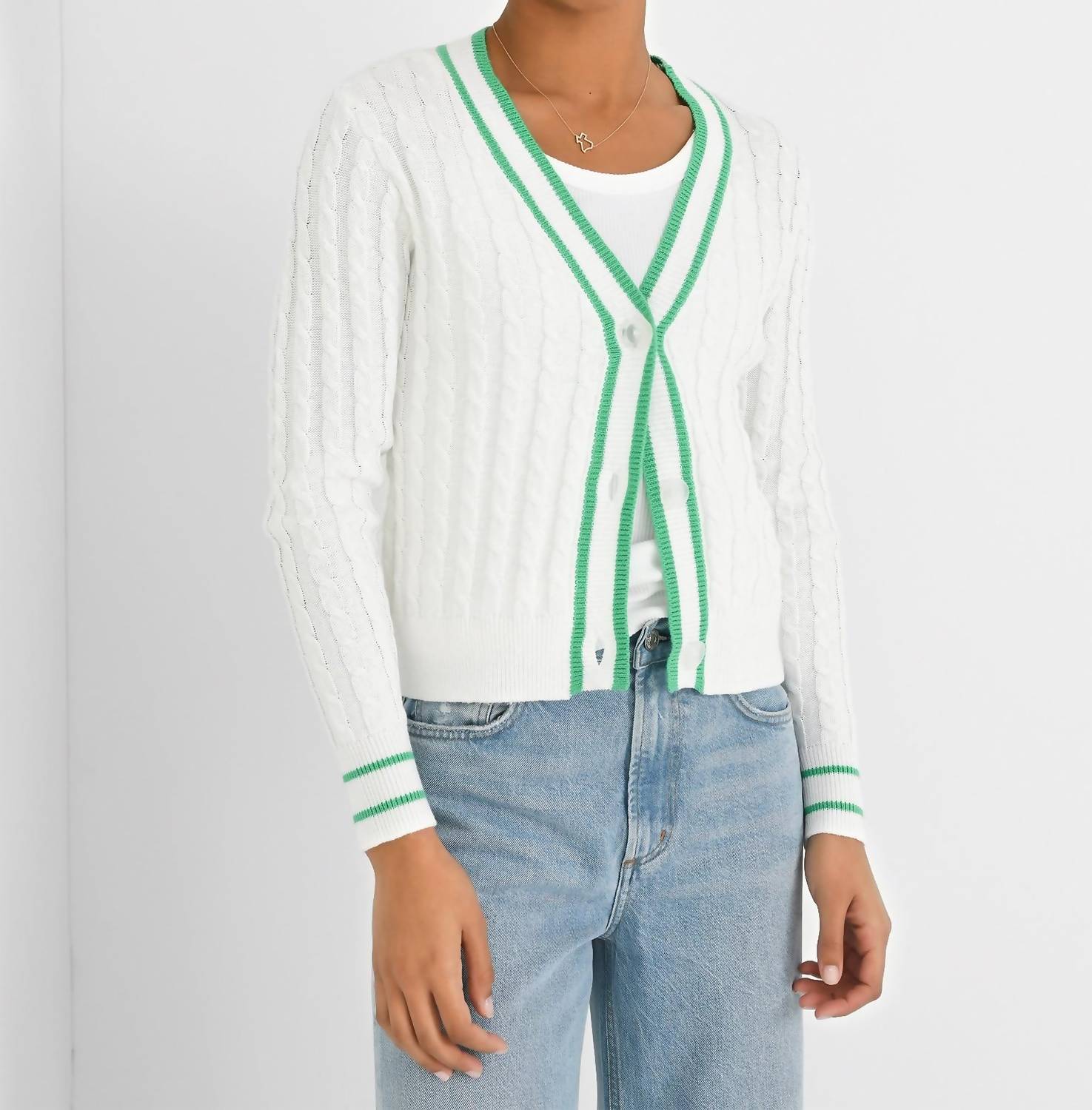 

Кардиган Cable Varsity в белом/клеверном цвете J. Society