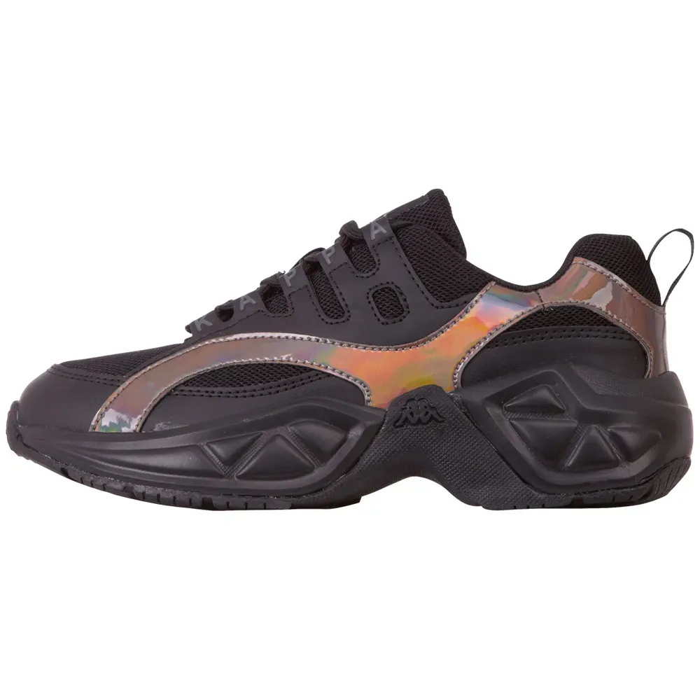 

Детские кроссовки на платформе Kappa в модном образе 90-х, цвет Black-Dark Multi