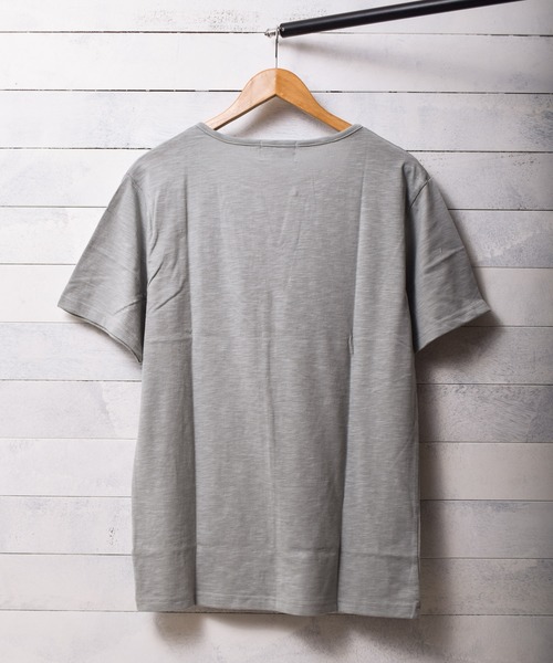 

Футболка с вырезом-капелькой из фактурного трикотажа ARCHIVER, серый