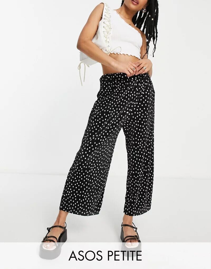 

Широкие плиссированные брюки-кюлоты ASOS DESIGN Petite с монохромным принтом в горошек