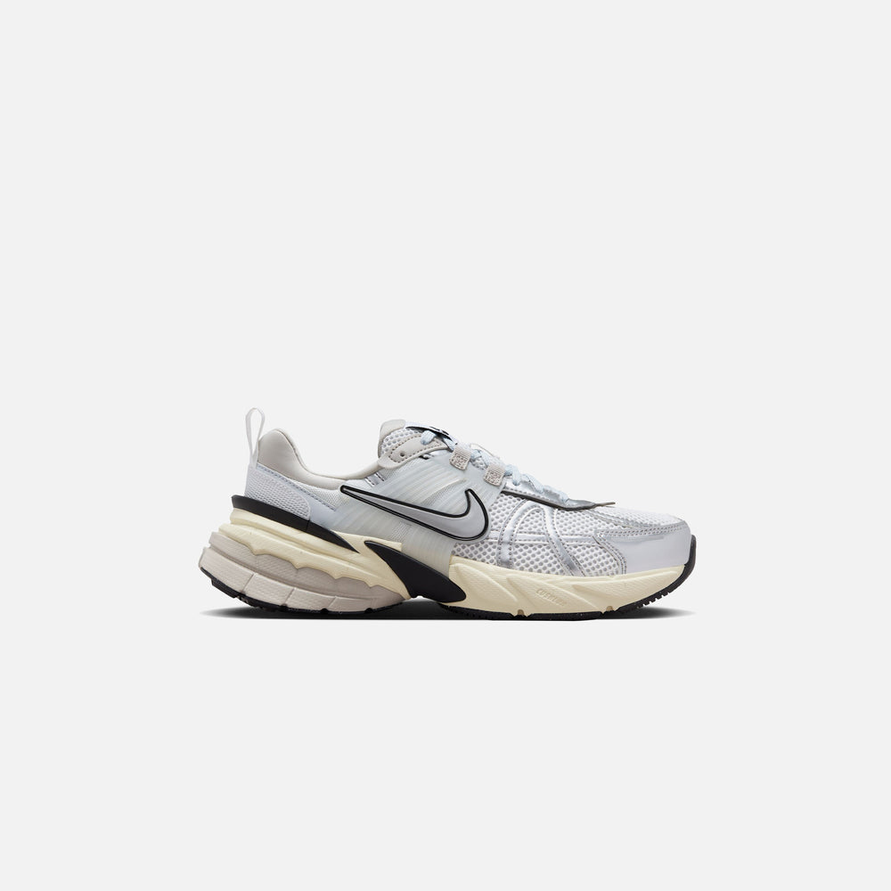 Кроссовки Nike WMNS V2K Runtekk, цвет Summit White/Metallic Silver