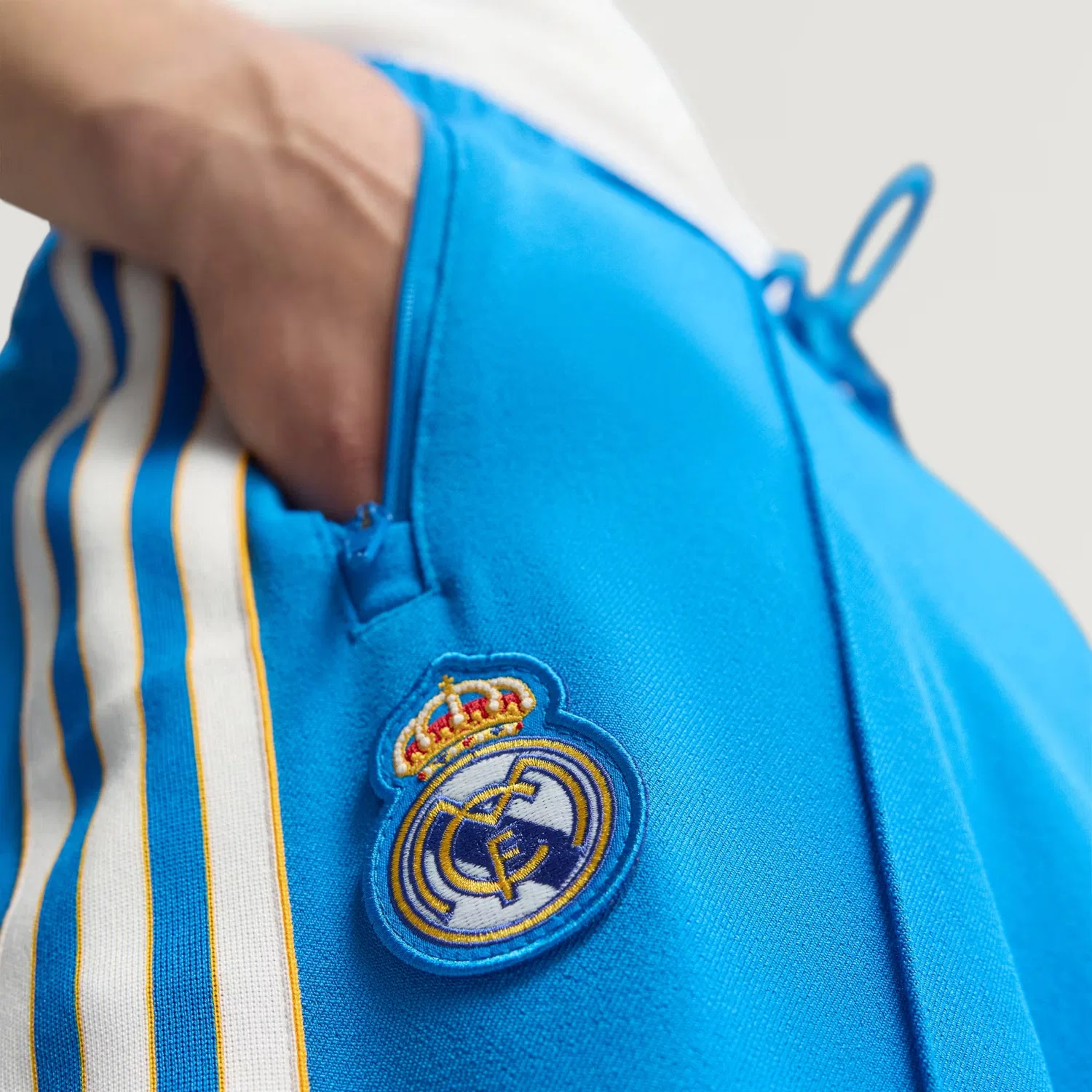 Спортивные штаны Adidas Originals Real Madrid Blue Bird/White — фото 4