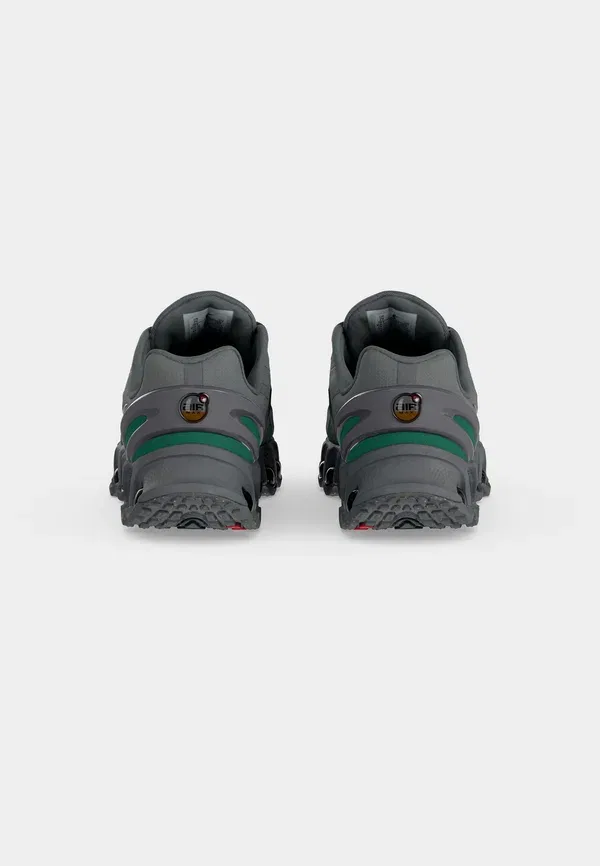 Кроссовки Nike Sportswear Air Max DN8, серый/черный/малахитовый — фото 4