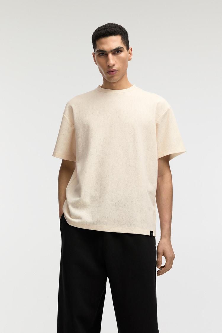 

Футболка с текстурированной тканью Pull And Bear, белый