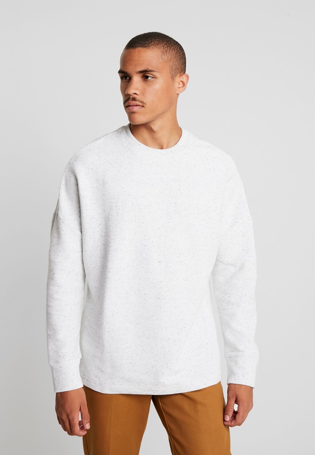 

Толстовка CUT ON SLEEVE NAPS INTERLOCK CREW Urban Classics, светло-серый