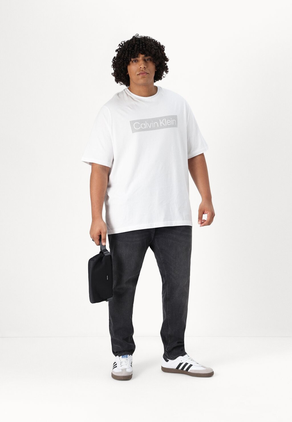 

Футболка с принтом BOX STRIPED LOGO Calvin Klein, белый