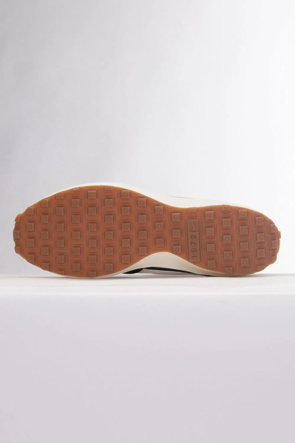 Мужские кроссовки Nike Waffle Debut Premium, Black Pale Ivory Black University Red — фото 2