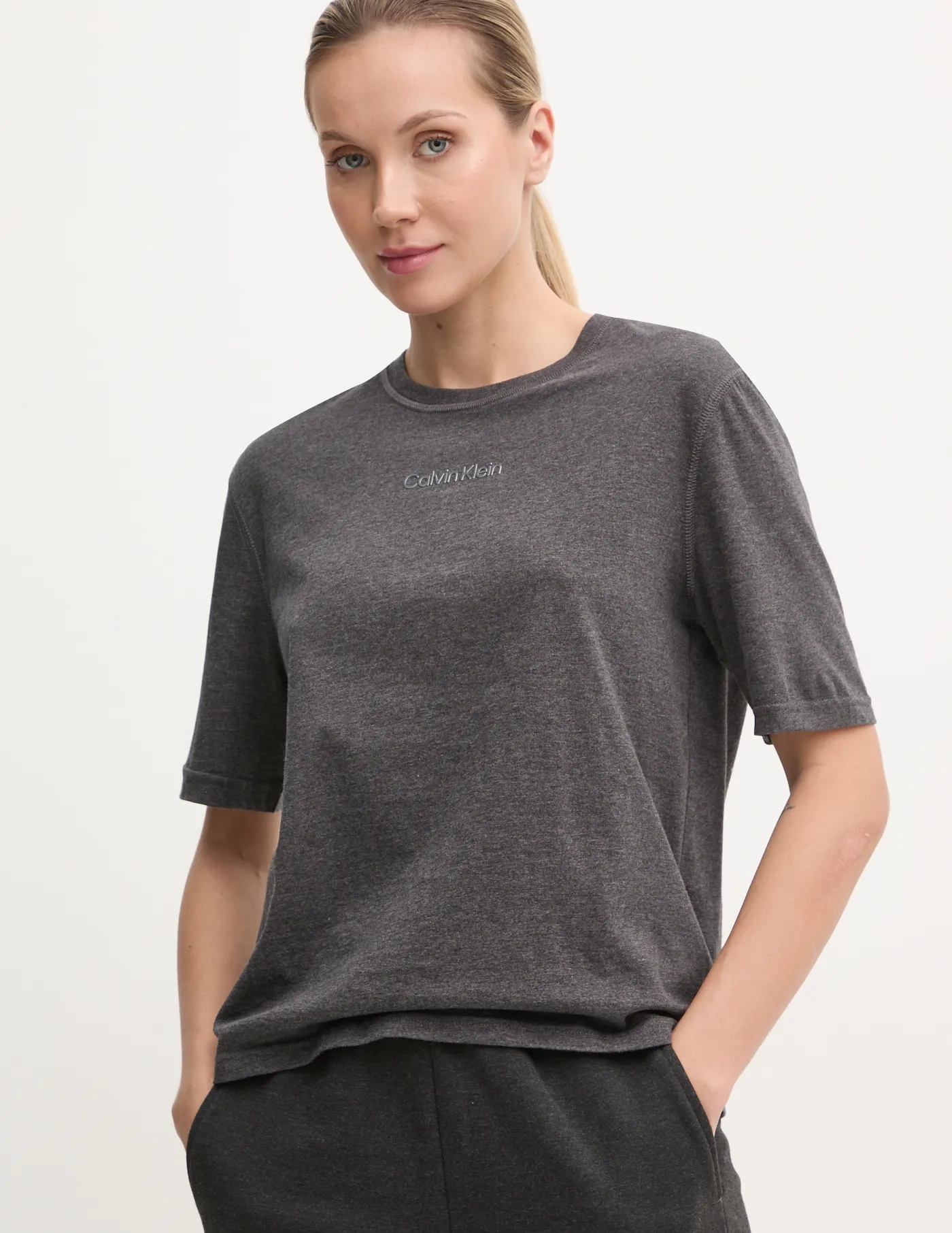 

Футболка Calvin Klein Performance, серый