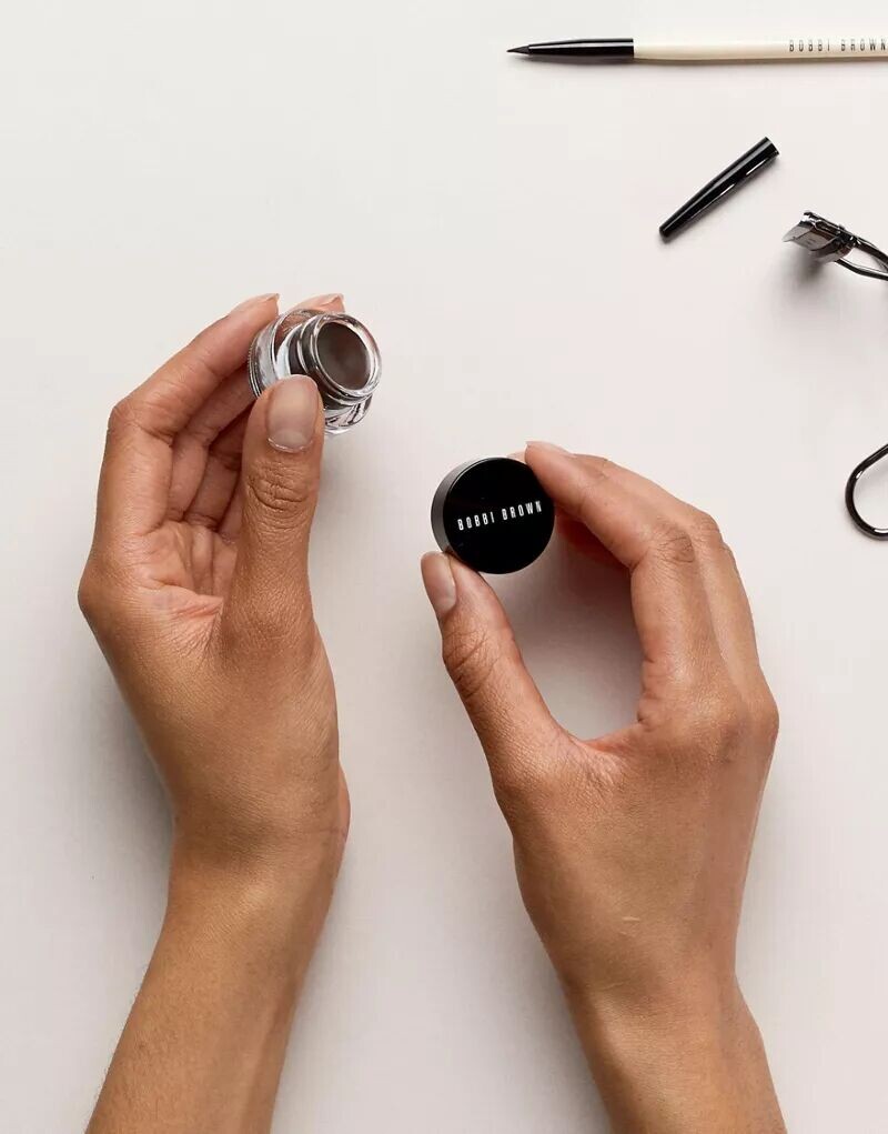 Стойкая гелевая подводка для глаз Bobbi Brown оттенка шоколадных мерцающих чернил — фото 2