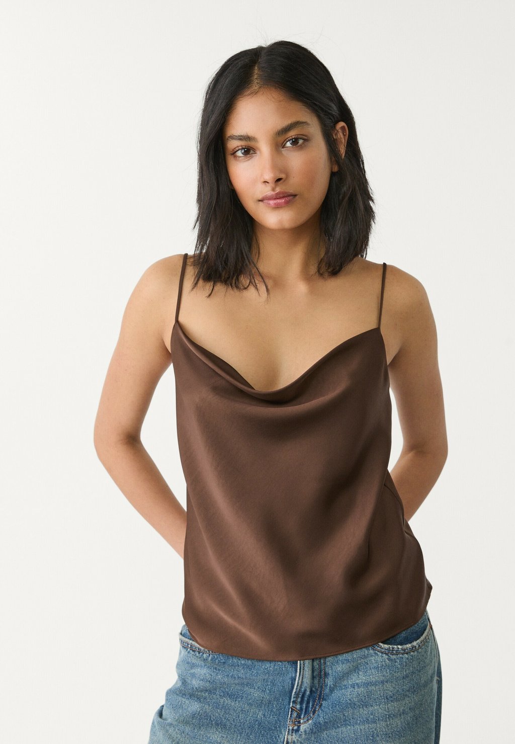 

Топ STRAPPY Stradivarius, темно-коричневый