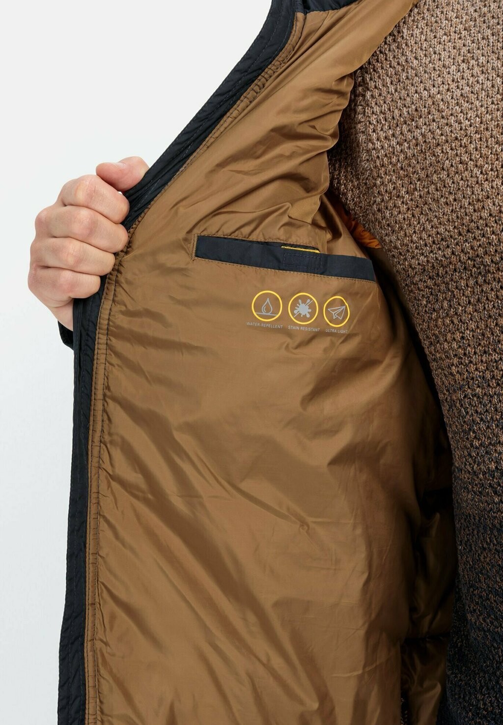 

Зимняя куртка STEPP MIT ABNEHMBARER KAPUZE camel active, темно-синий