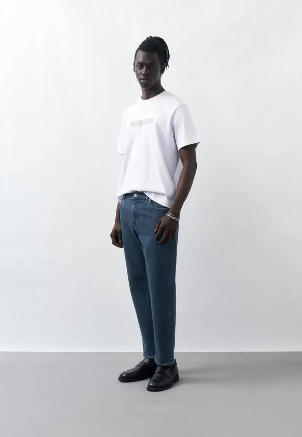 Футболка с графическим принтом Calvin Klein, Island Lilac — фото 2