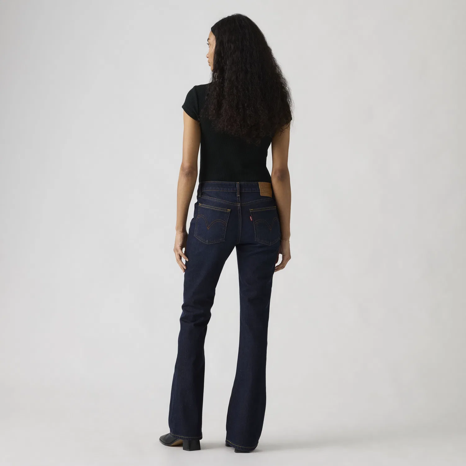 Женские джинсы-клеш с заниженной талией Levi's, Dark Wash — фото 3