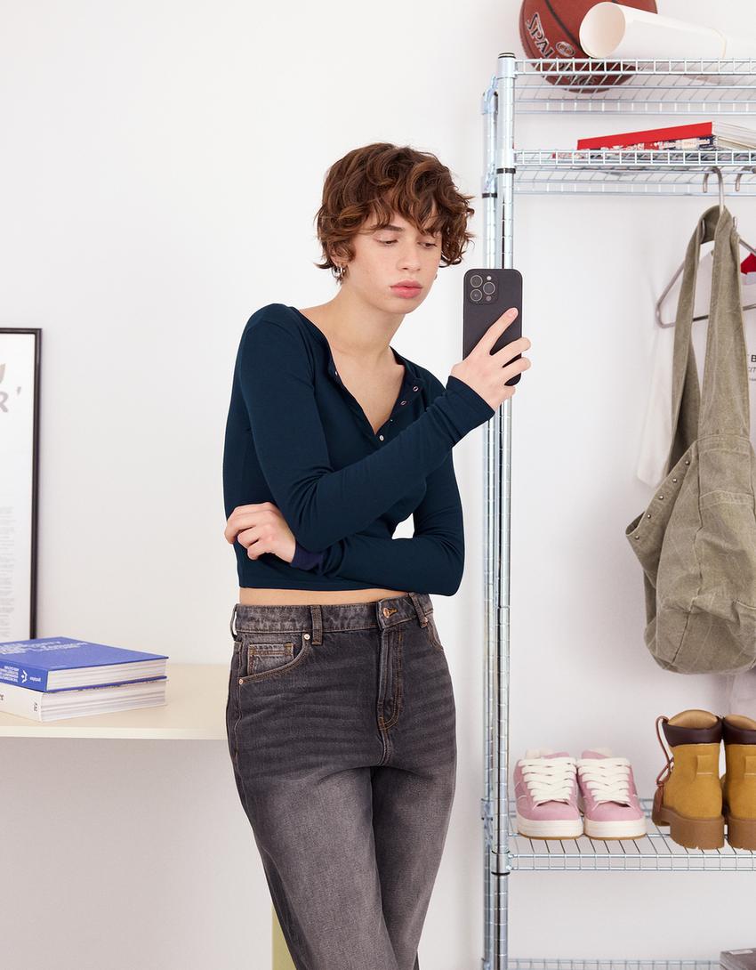 

Топ с длинными рукавами и воротником-стойкой на пуговицах Bershka, синий