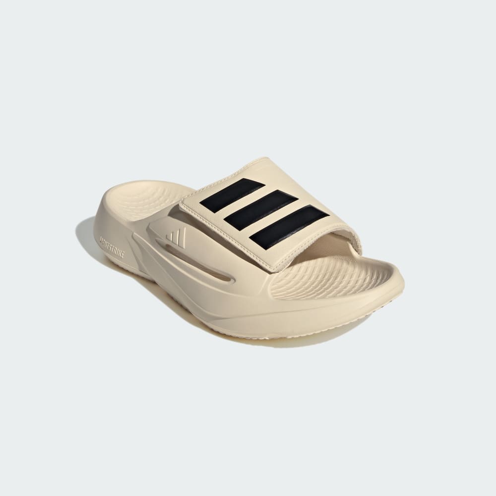Шлепанцы Adidas Lightblaze Slides, цвет Wonder White/Core Black/Wonder White — фото 4