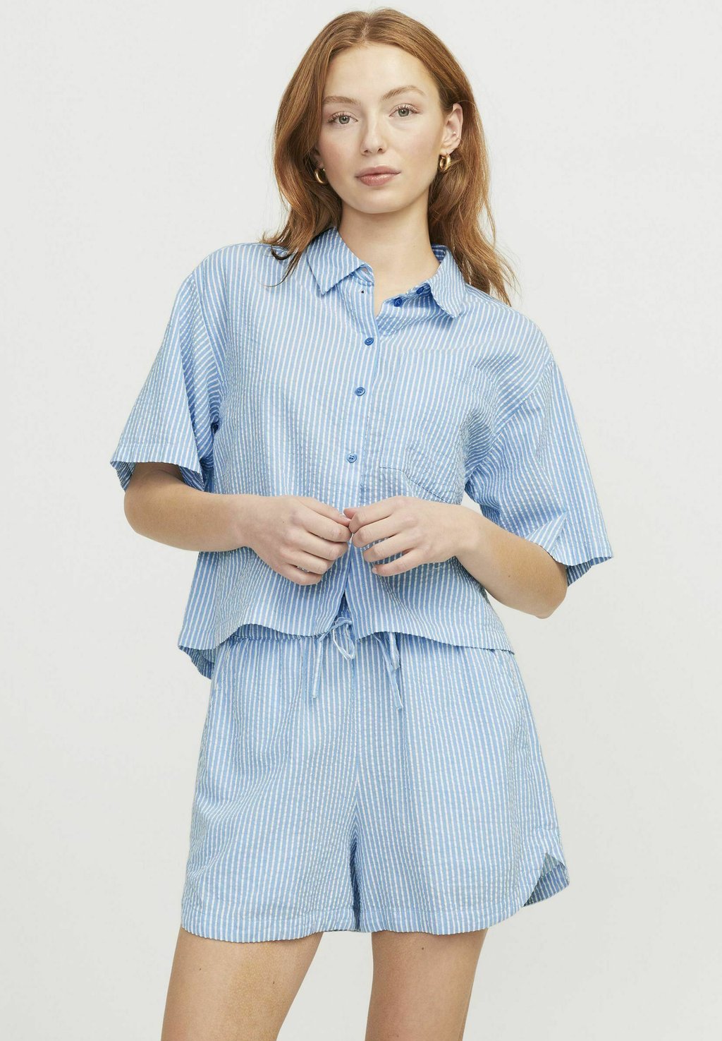 

Блузка на пуговицах JXWINDY SEERSUCKER SHIRT JJXX, светло-голубой