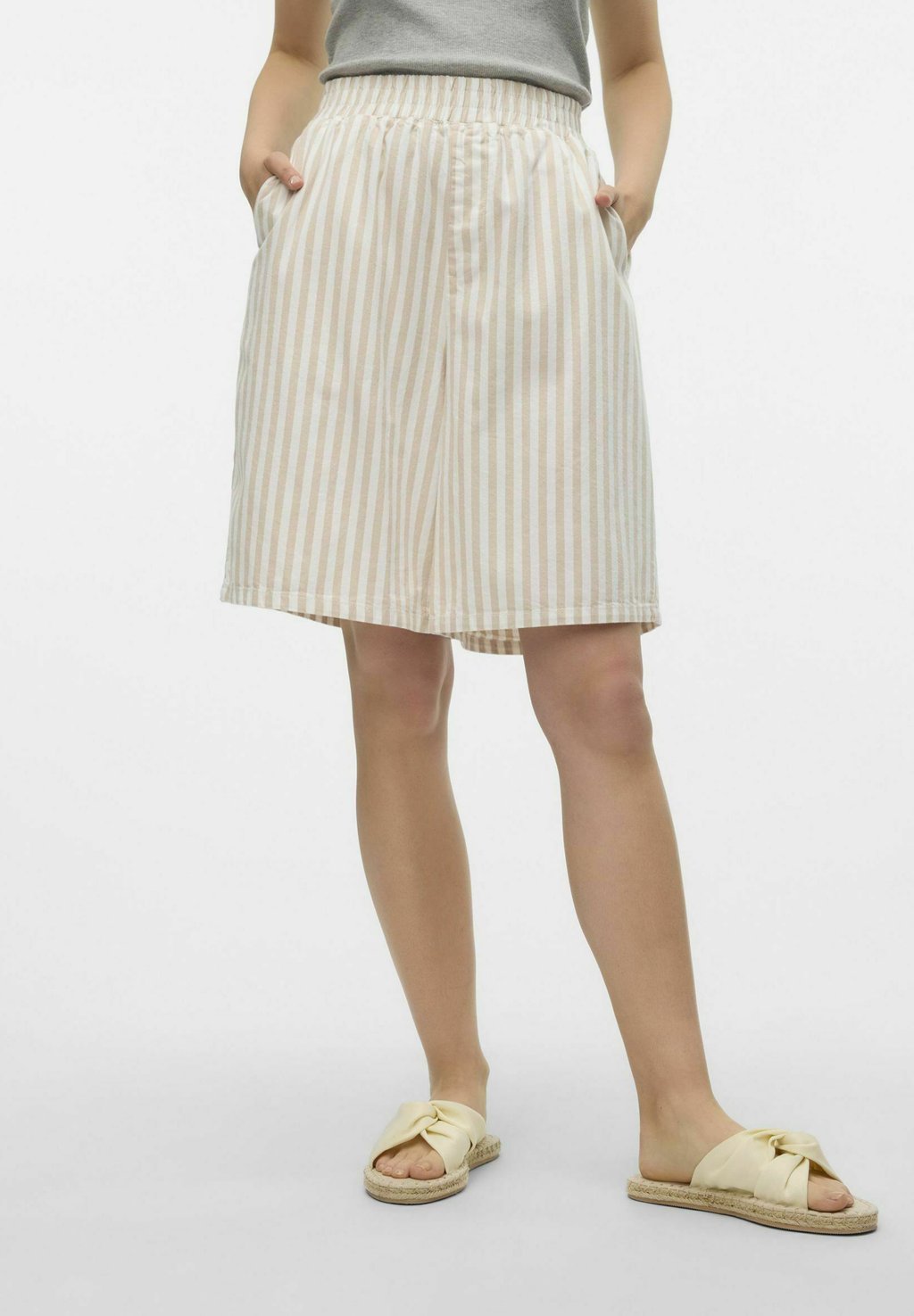 

Шорты GRY Vero Moda, серый