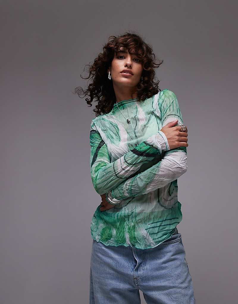 

Topshop – Топ зеленого цвета с длинными рукавами и жатой текстурой, абстрактным узором