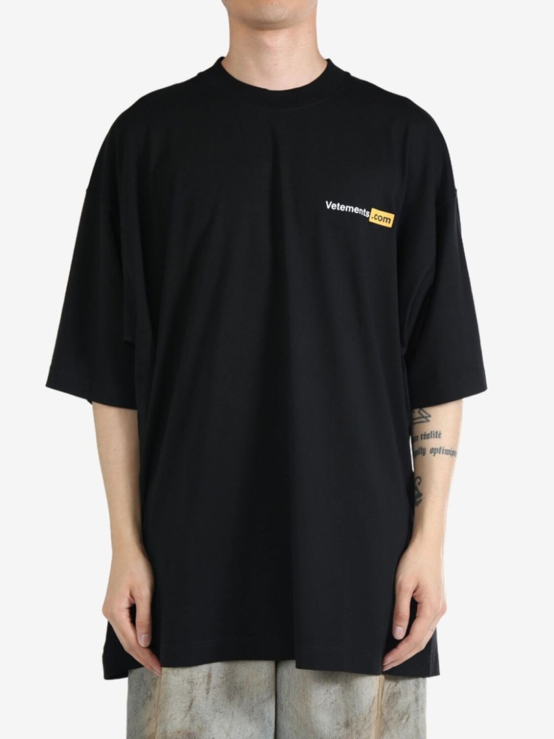 

VETEMENTS футболка с логотипом XXX, черный
