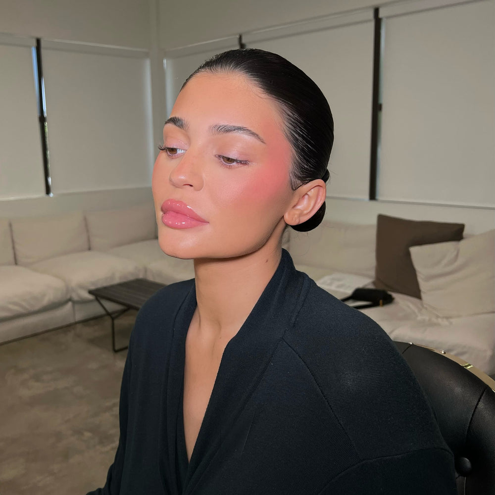 Бальзам для губ Kylie Cosmetics Lip & Cheek Glow Balm, coral/doin the most — фото 4
