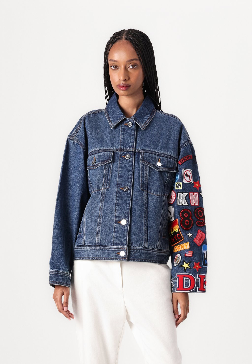 

Джинсовая куртка JACKET WITH PATCHES DKNY, цвет Ludlow Wash