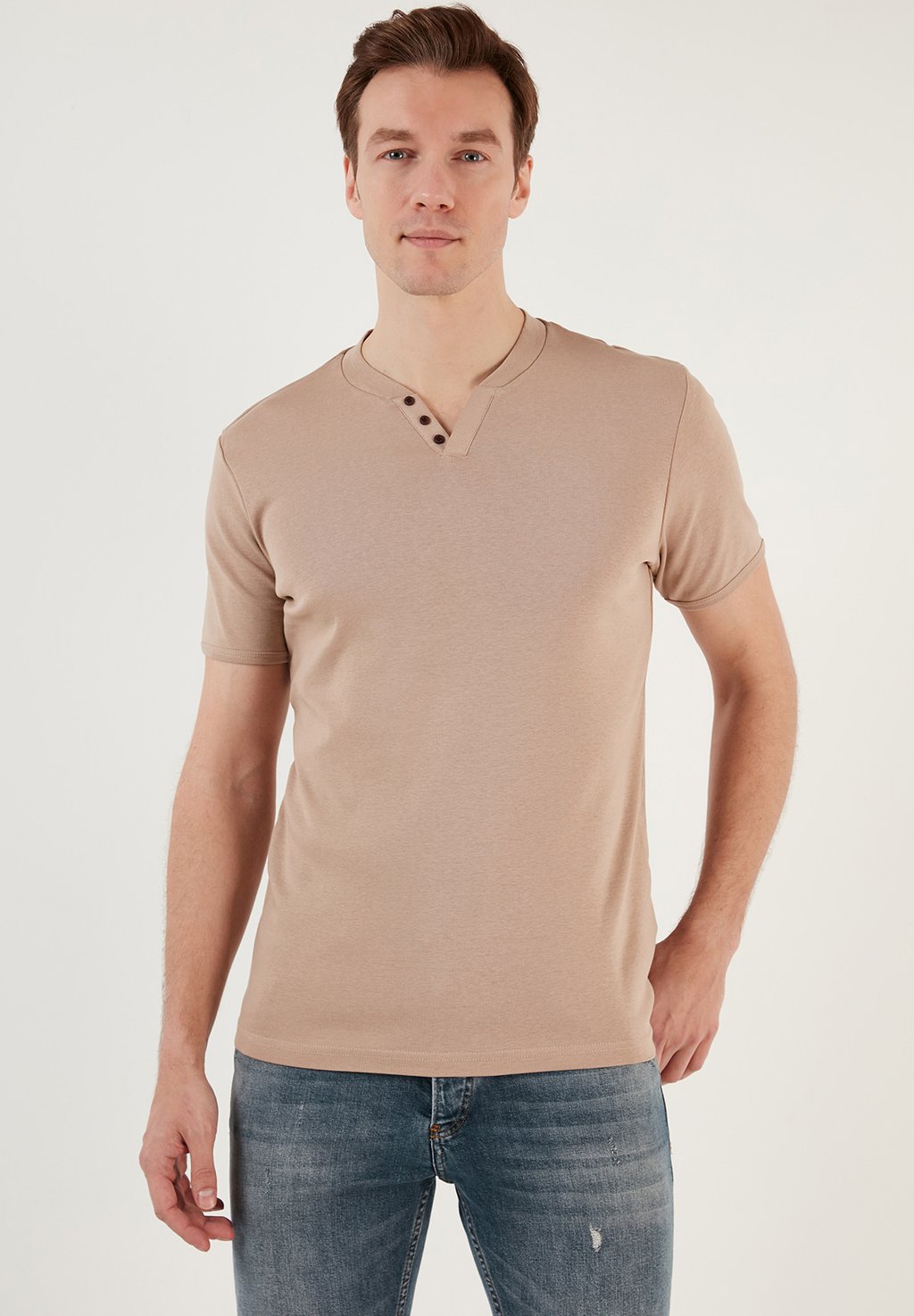 

Футболка базовая V-NECK Buratti, цвет stone