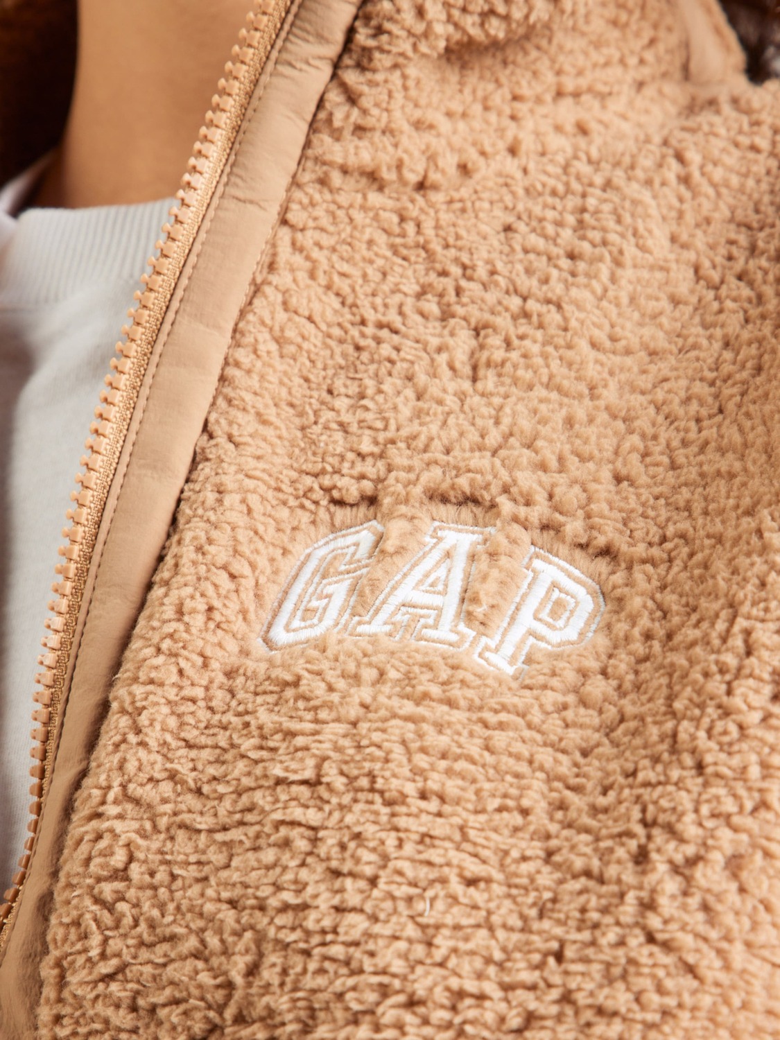 GAP Свитер светло-коричневого цвета — фото 2