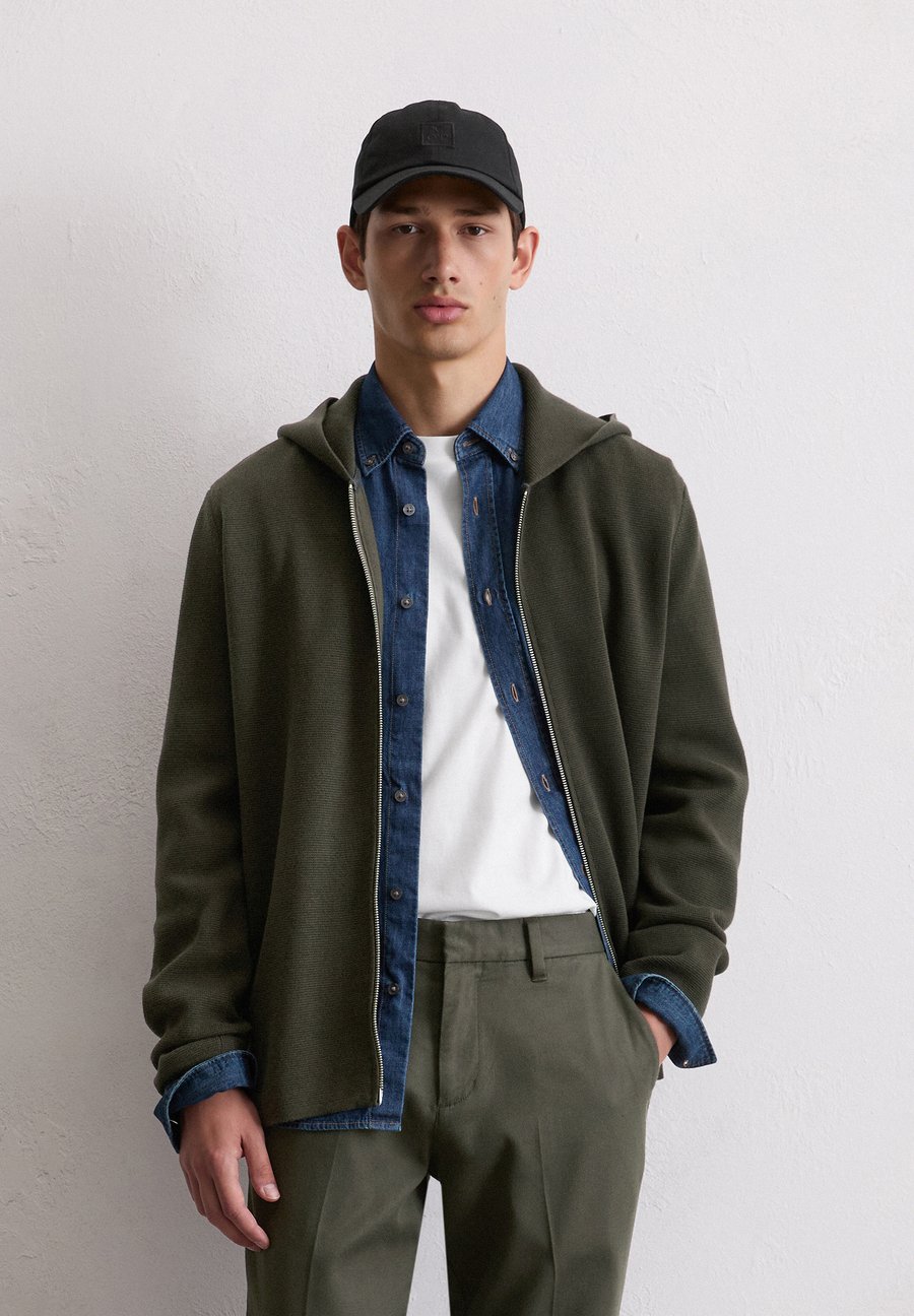 

Толстовка Marc O'Polo ZIPPED JACKET WITH HOOD, Copley Brown/Mottled Dark Brown