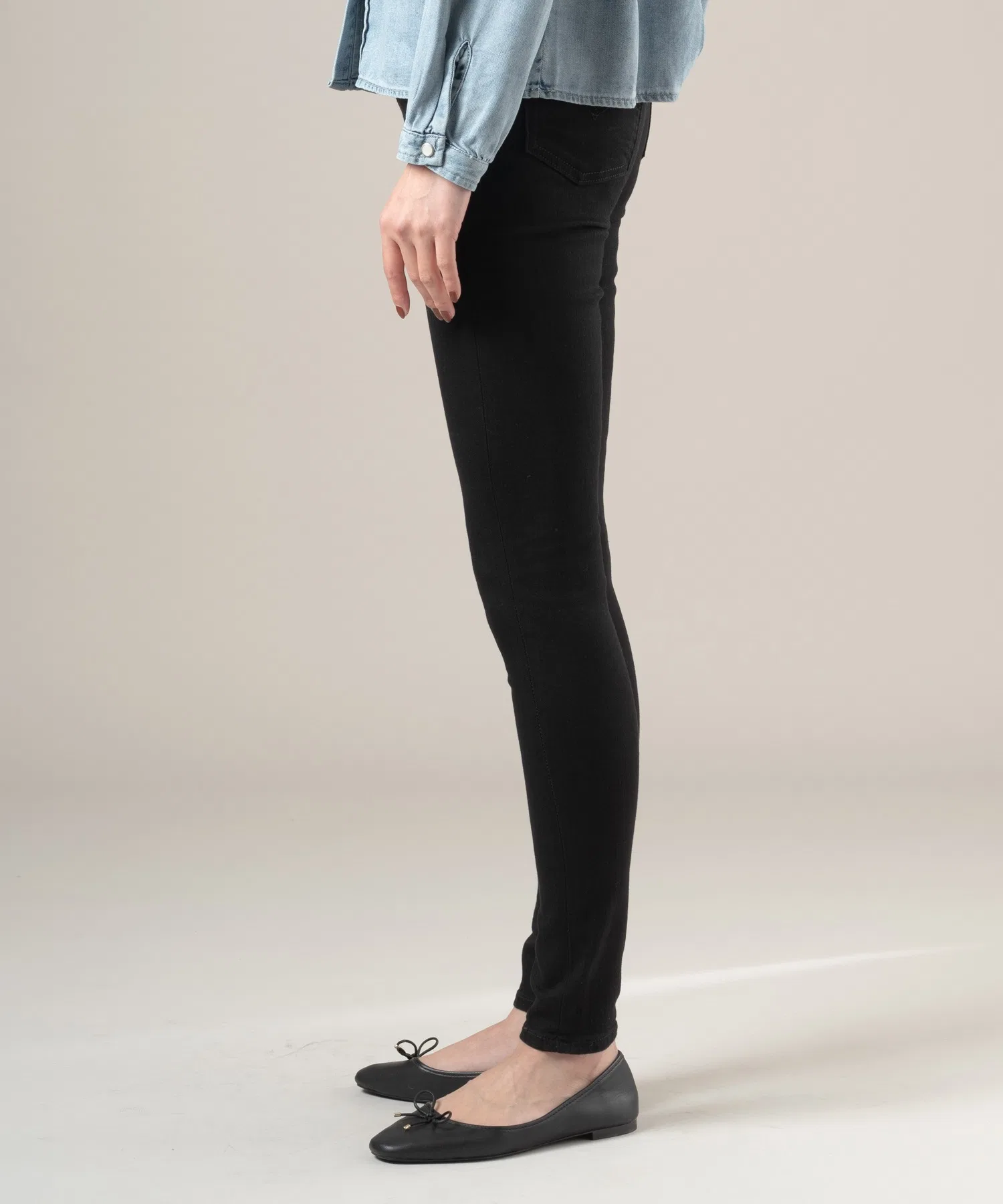 Джинсы Levi's 721 High-Rise Skinny Jeans, черные, цвет Midnight Gaze — фото 2