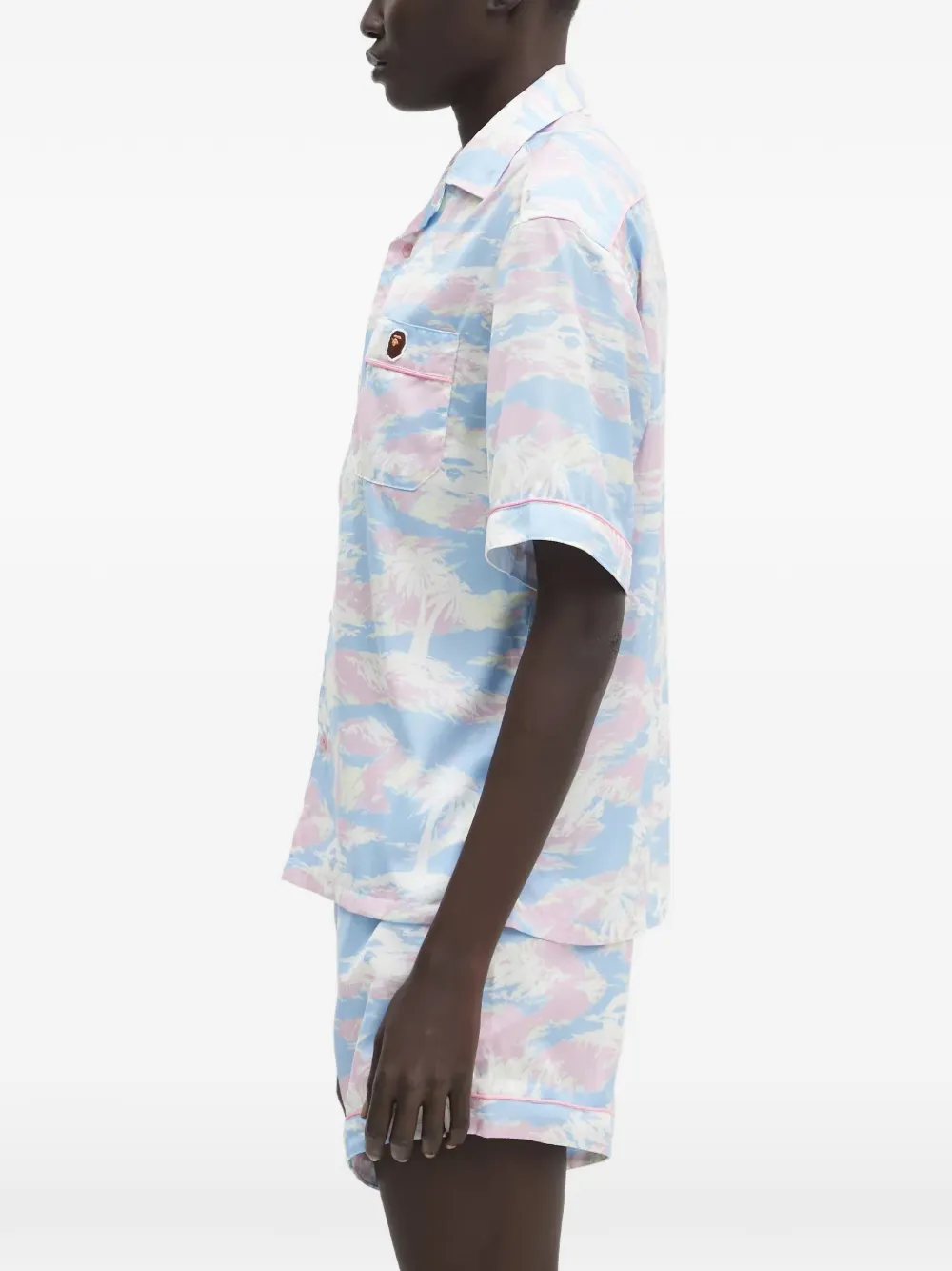 Рубашка с короткими рукавами и нагрудным карманом с узором A Bathing Ape, синий — фото 3