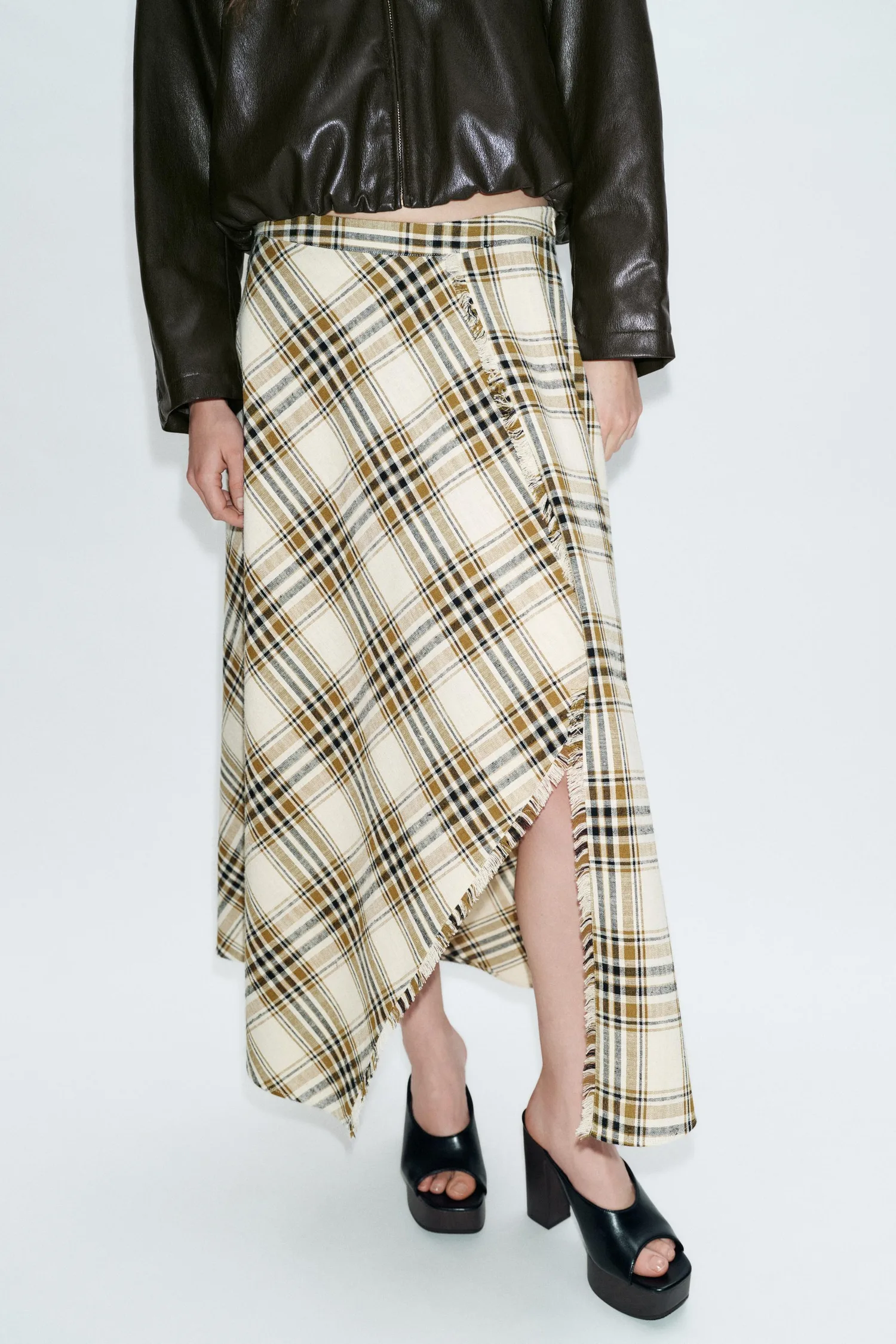 Юбка миди Zara Asymmetric Checks, экрю/черный — фото 2