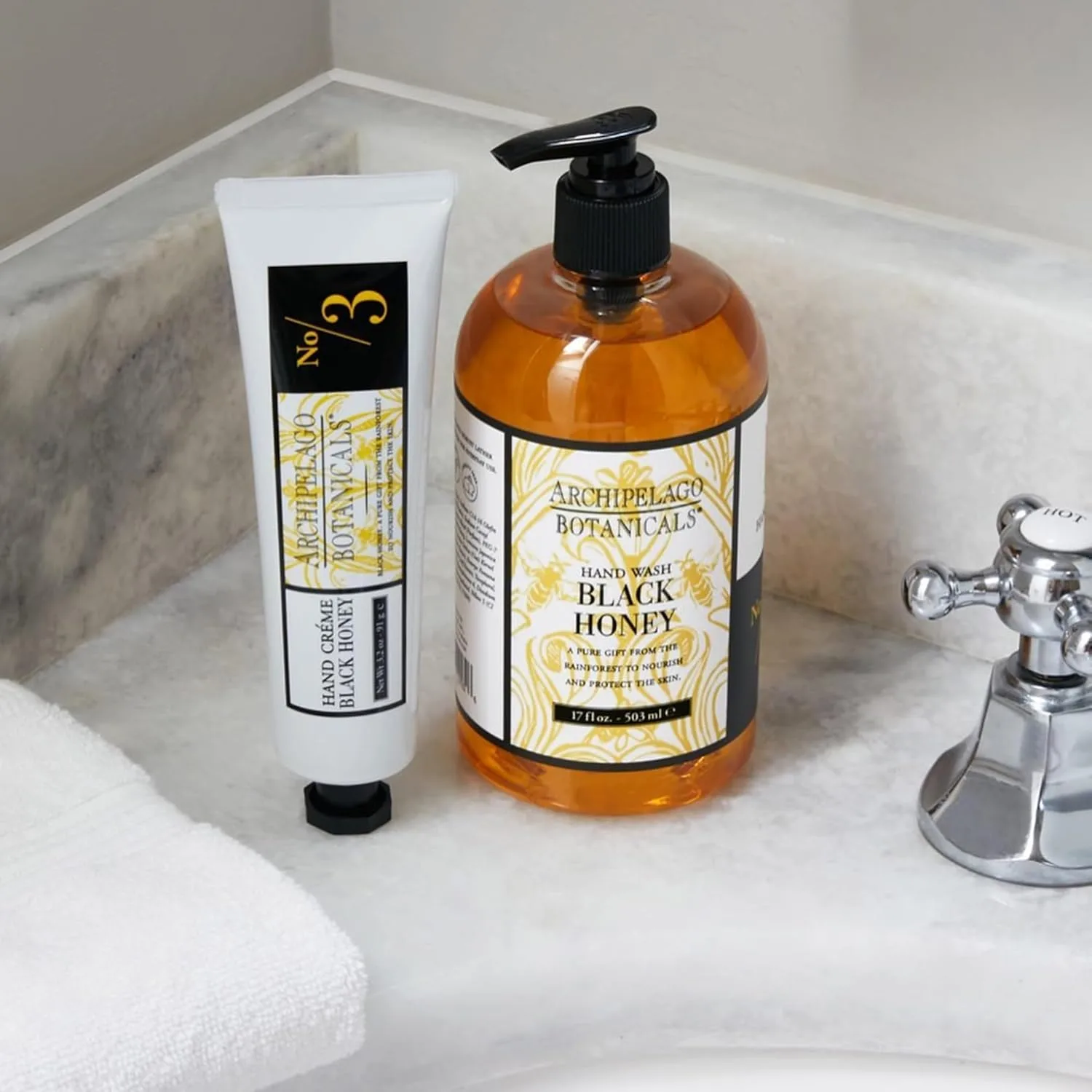 Крем для рук Archipelago Botanicals Black Honey, насыщенный и слегка ароматизированный лосьон для сухой кожи, кутикулы и огрубевших участков, с высококачественными растительными экстрактами (95 г) 90.72 г (1 шт.), black — фото 4