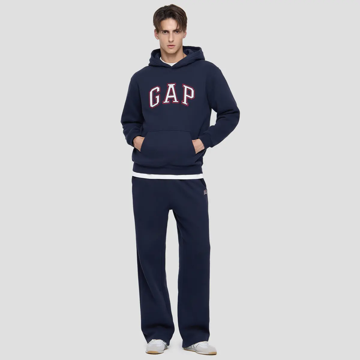 Брюки прямого кроя из трикотажной ткани men's GAP, синий — фото 4