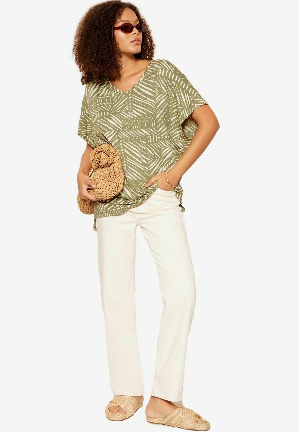 

Базовая футболка V NECK PETITE Friends Like These, зеленый