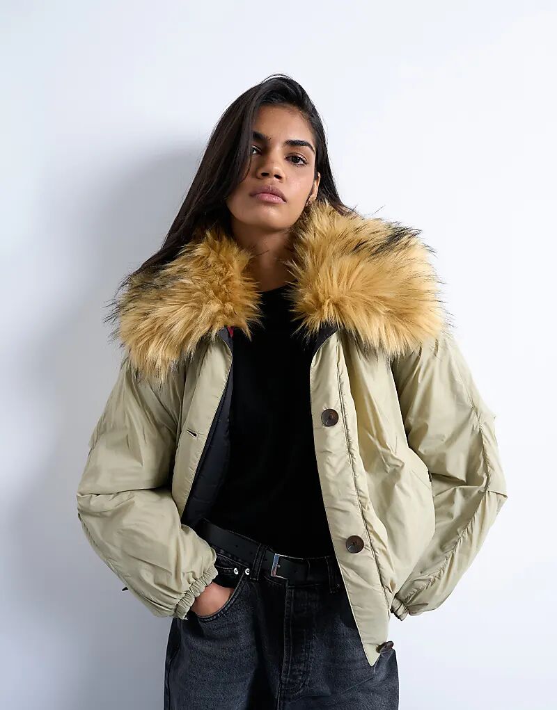 

Двусторонний бомбер-гибрид Topshop с меховым воротником зеленого цвета