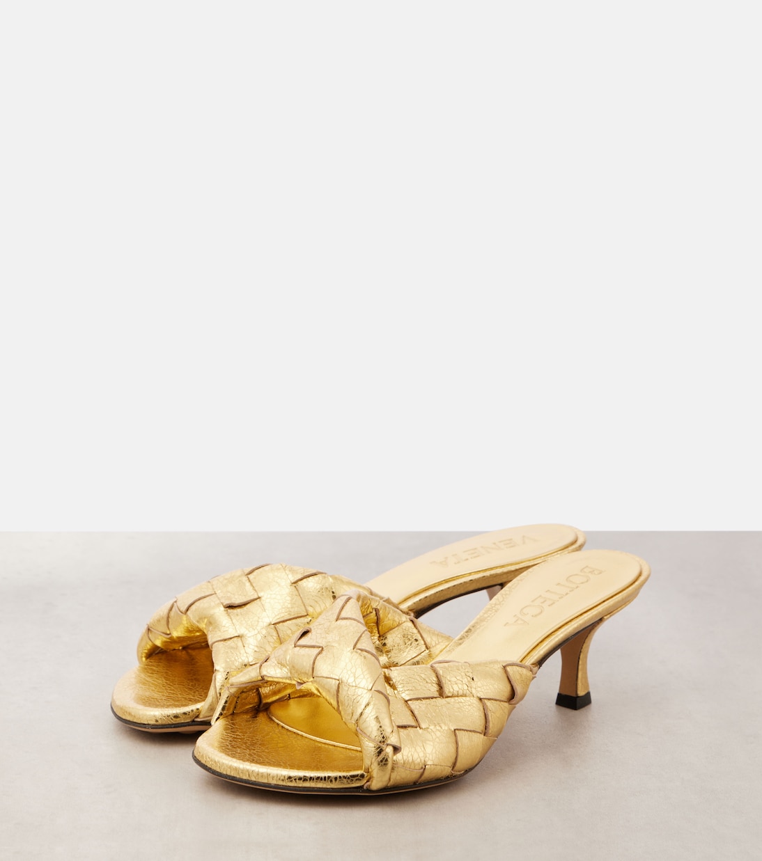 Босоножки Blink Intrecciato 50 из металлизированной кожи Bottega Veneta, Gold W22 — фото 4