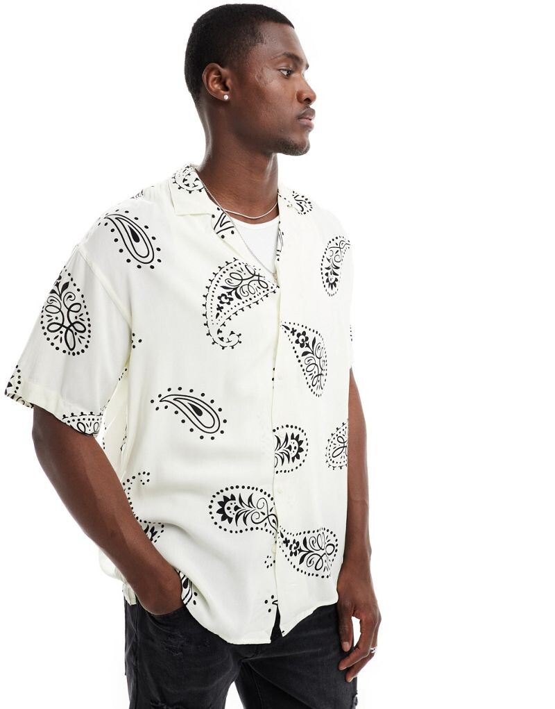 

Белая рубашка с воротником и принтом пейсли Jack & Jones Revere