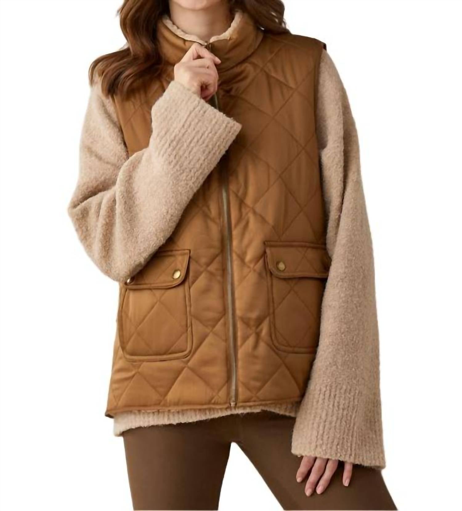 

Легкая двусторонняя жилетка в золотом цвете Charlie Paige