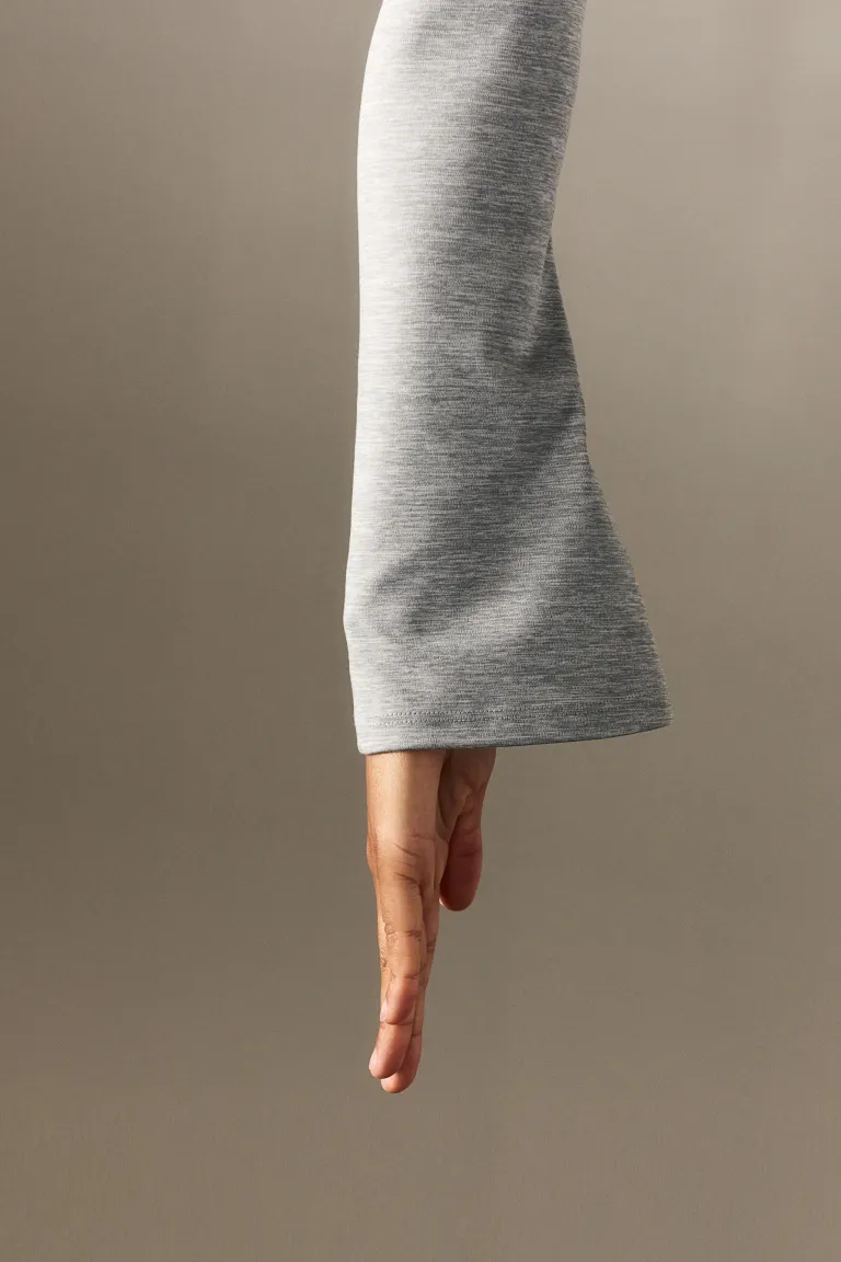 

Короткий спортивный топ от softmove H&M, серый
