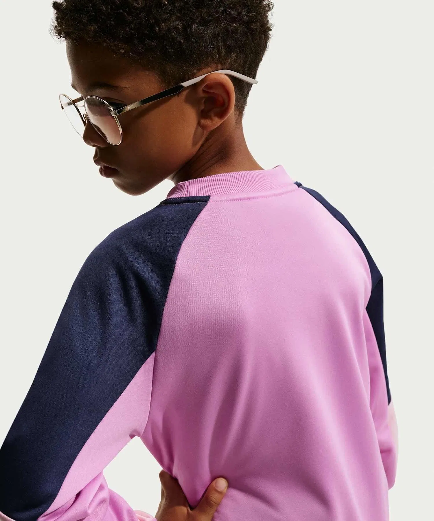 Детский спортивный костюм Nike Sportswear Dri-FIT (верх и низ) / Детский спортивный костюм Nike Sportswear Dri-FIT HQ9317-503 светло-пурпурный — фото 3