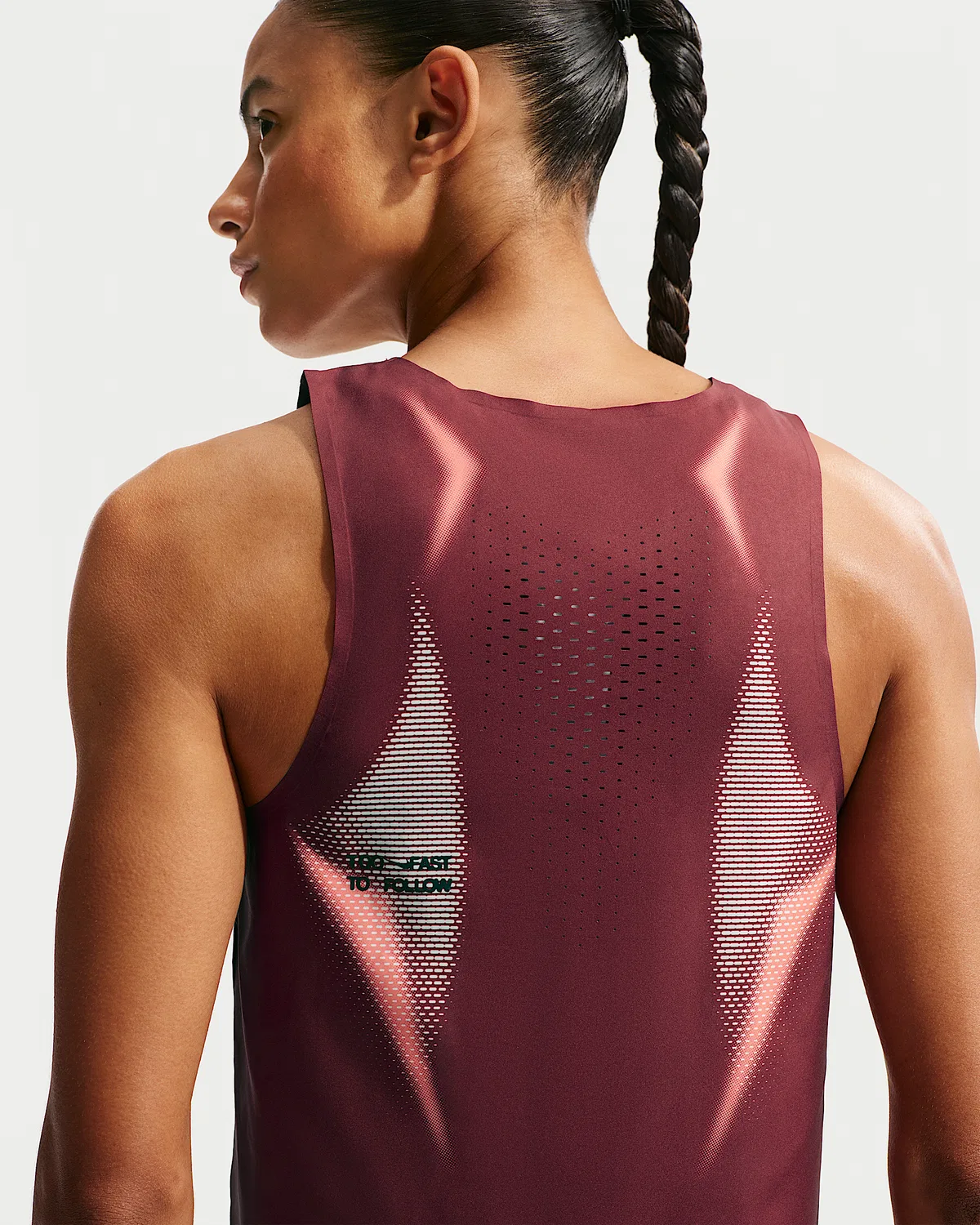 Женский укороченный топ для бега Nike AeroSwift Dri-FIT ADV, Team Red/Black/Black — фото 2