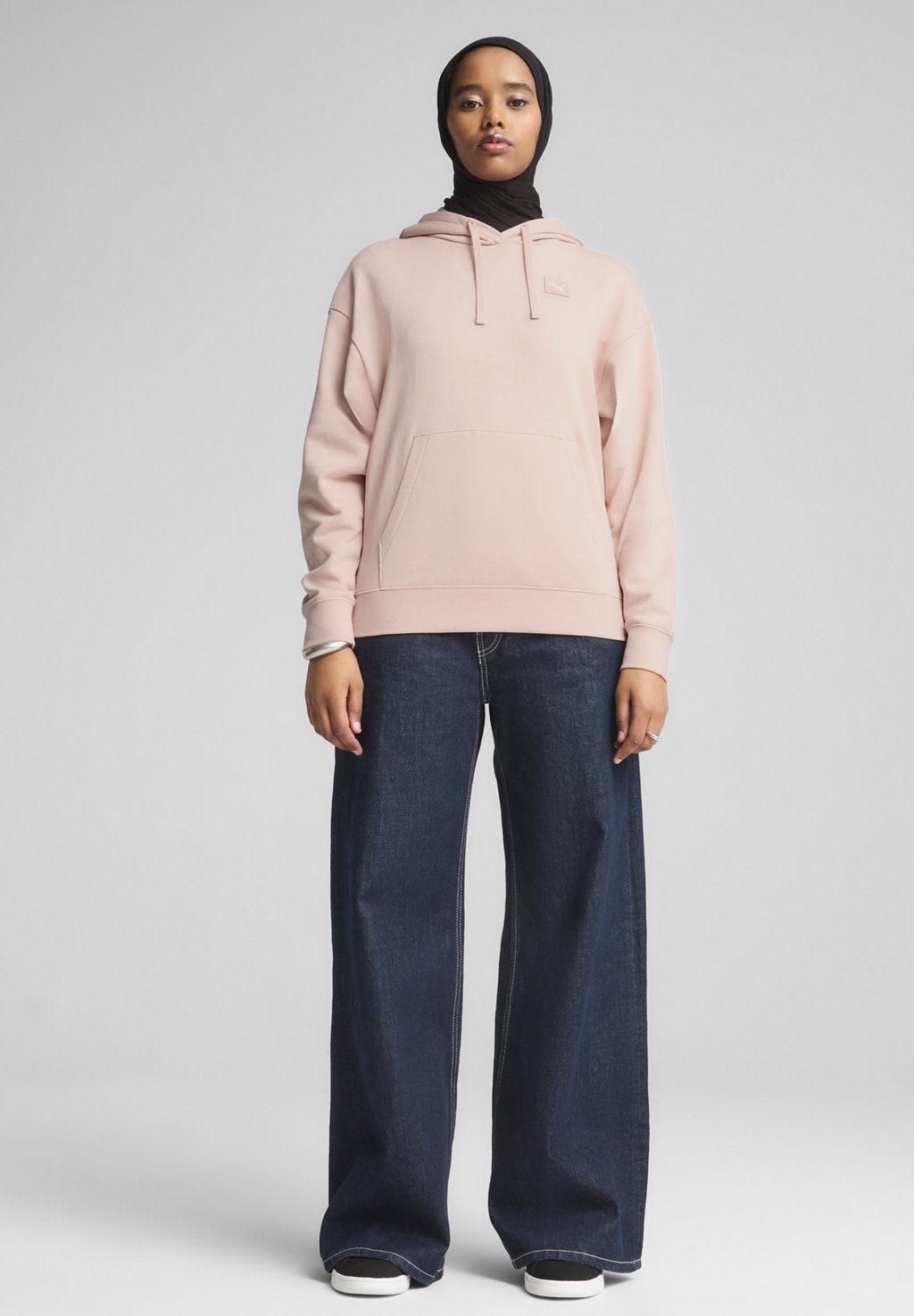 

Толстовка ESS ELEVATED BEQUEMER con cappuccio Puma, фуксия
