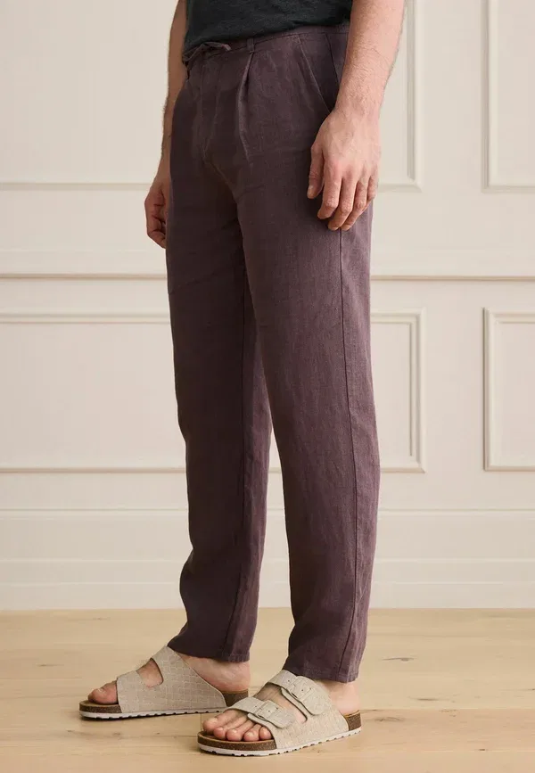 Брюки Next, Regular tapered fit signature 100% linen pleated chino trousers, сиреневый — фото 4