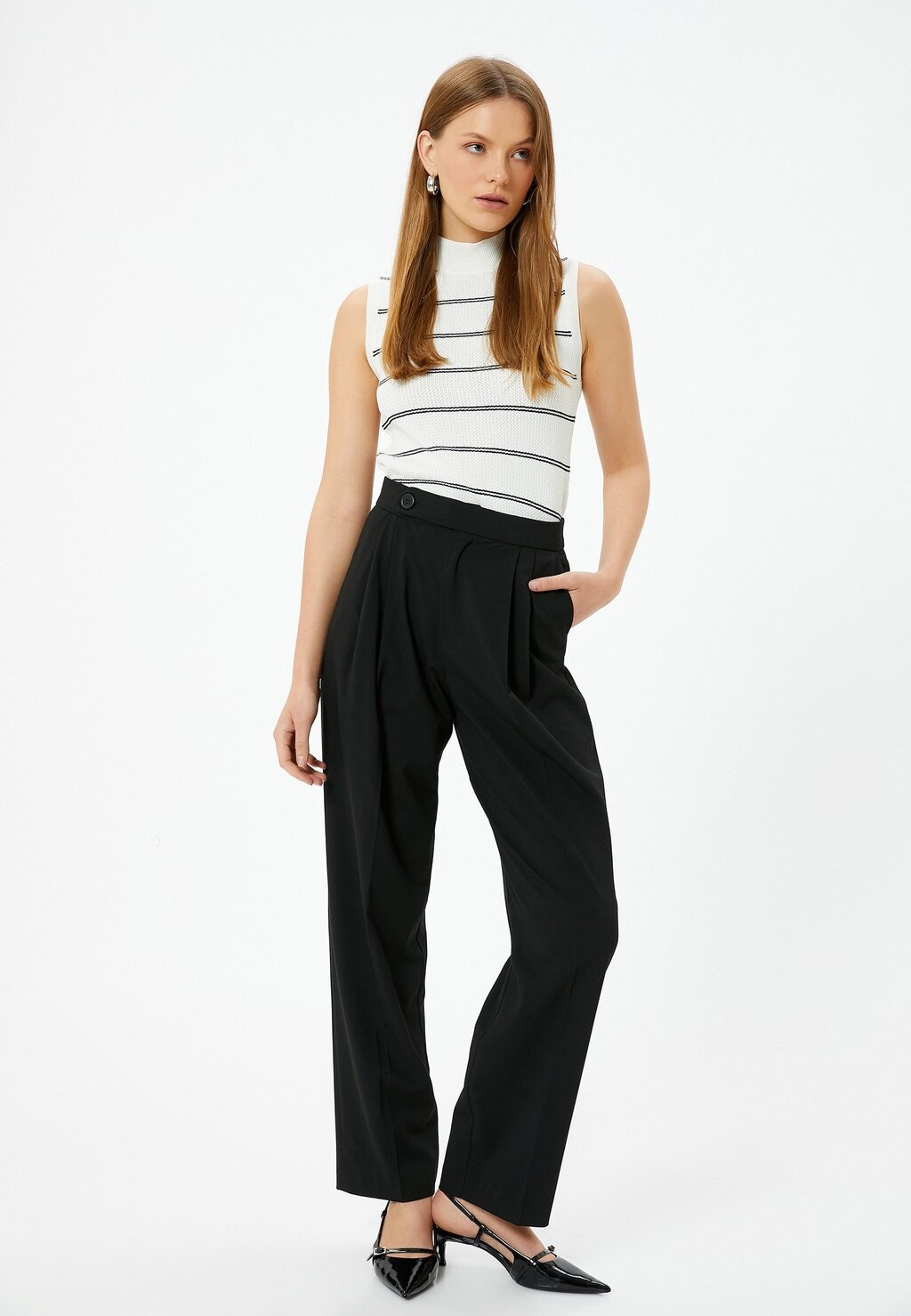 

Топ SLEEVELESS NECK Koton, черный