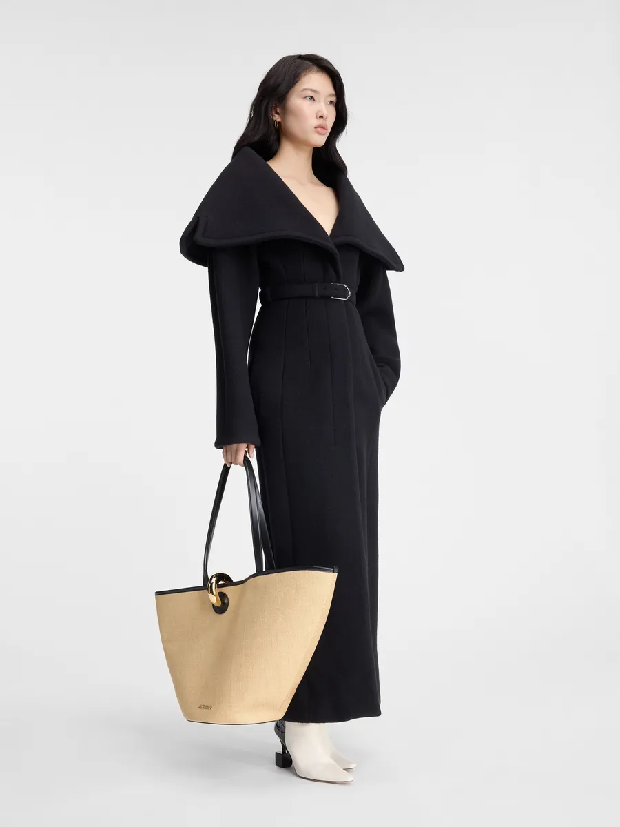 

Пальто с драпированным воротником Ле Манто Карузо Jacquemus, черный