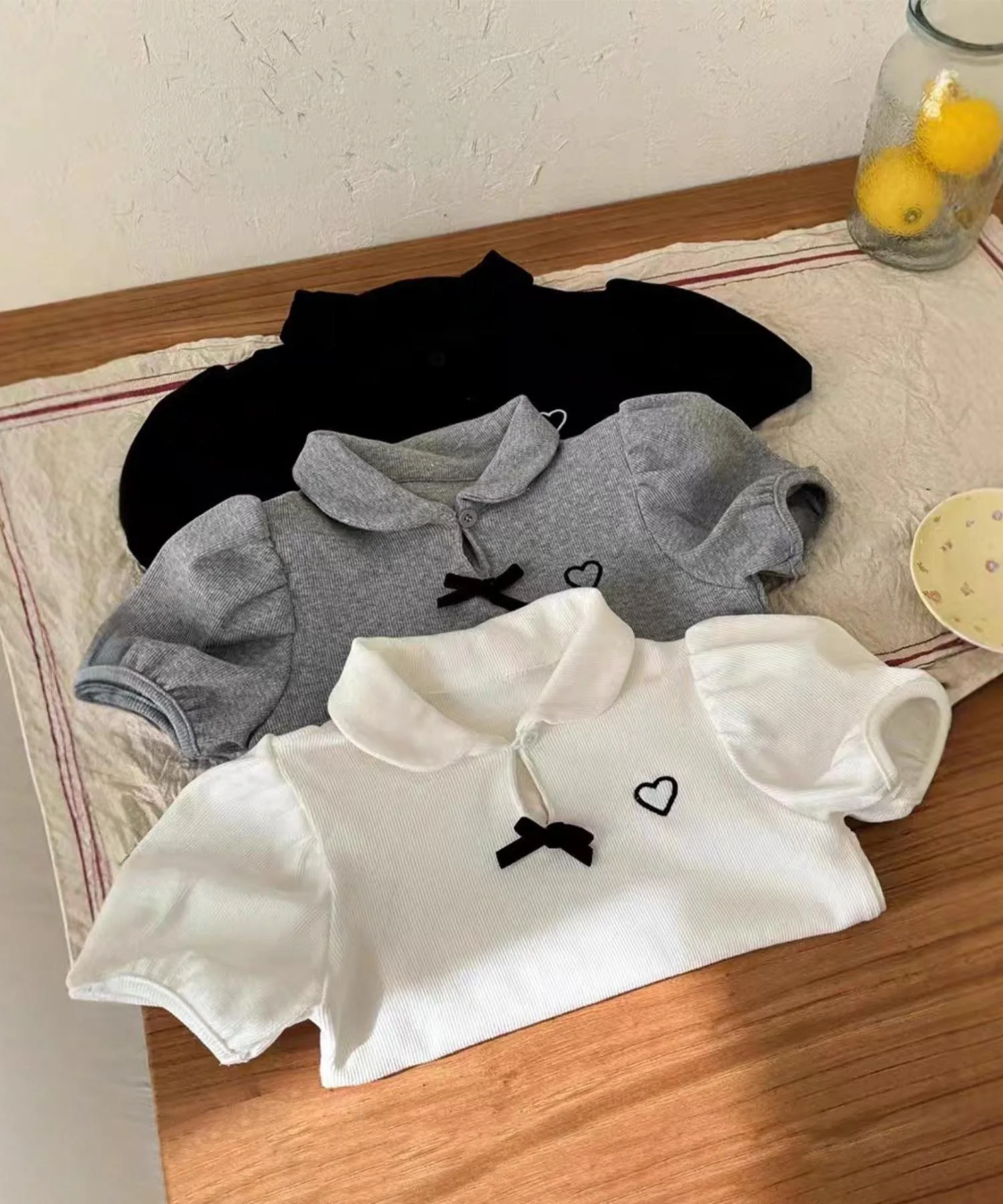 Детская рубашка-поло с пышными рукавами и лентой Aimoha Kids, off white — фото 3