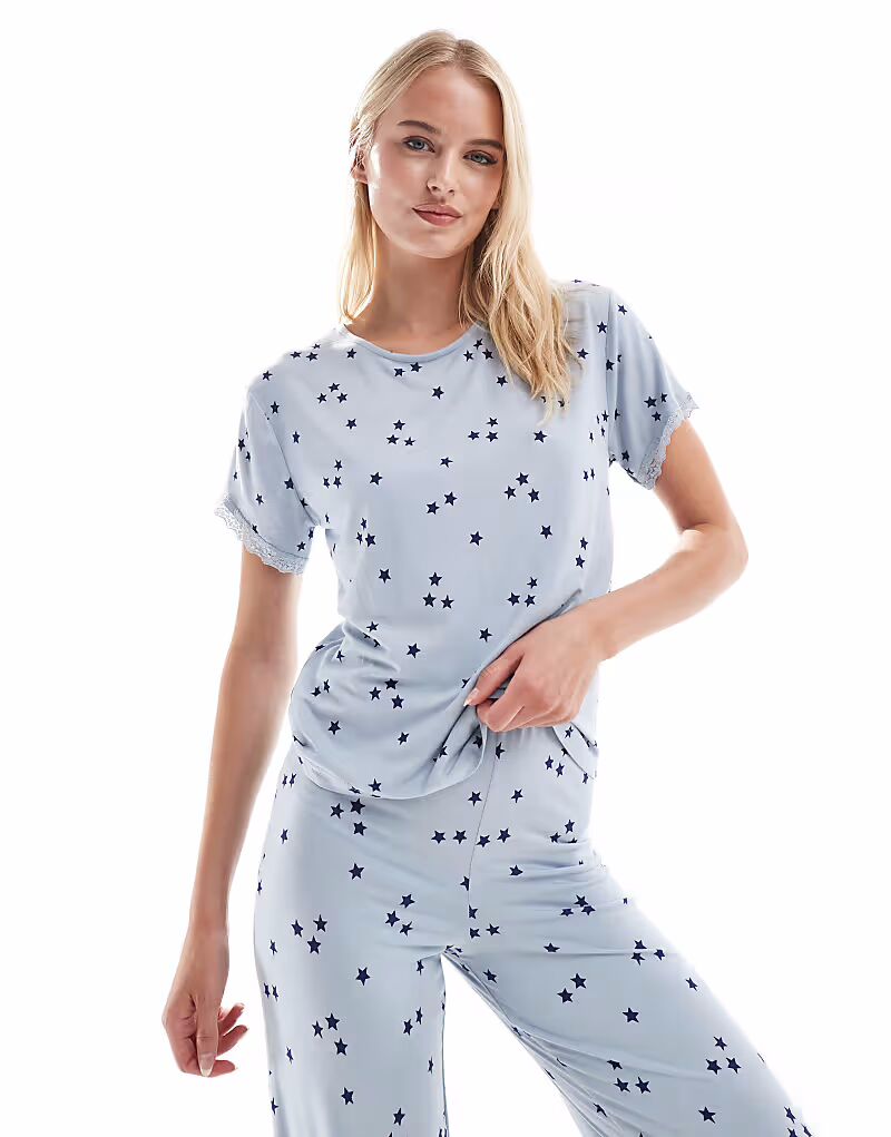

Супермягкая пижамная футболка с принтом звезд и кружевной отделкой от ASOS DESIGN, сочетаемая между собой