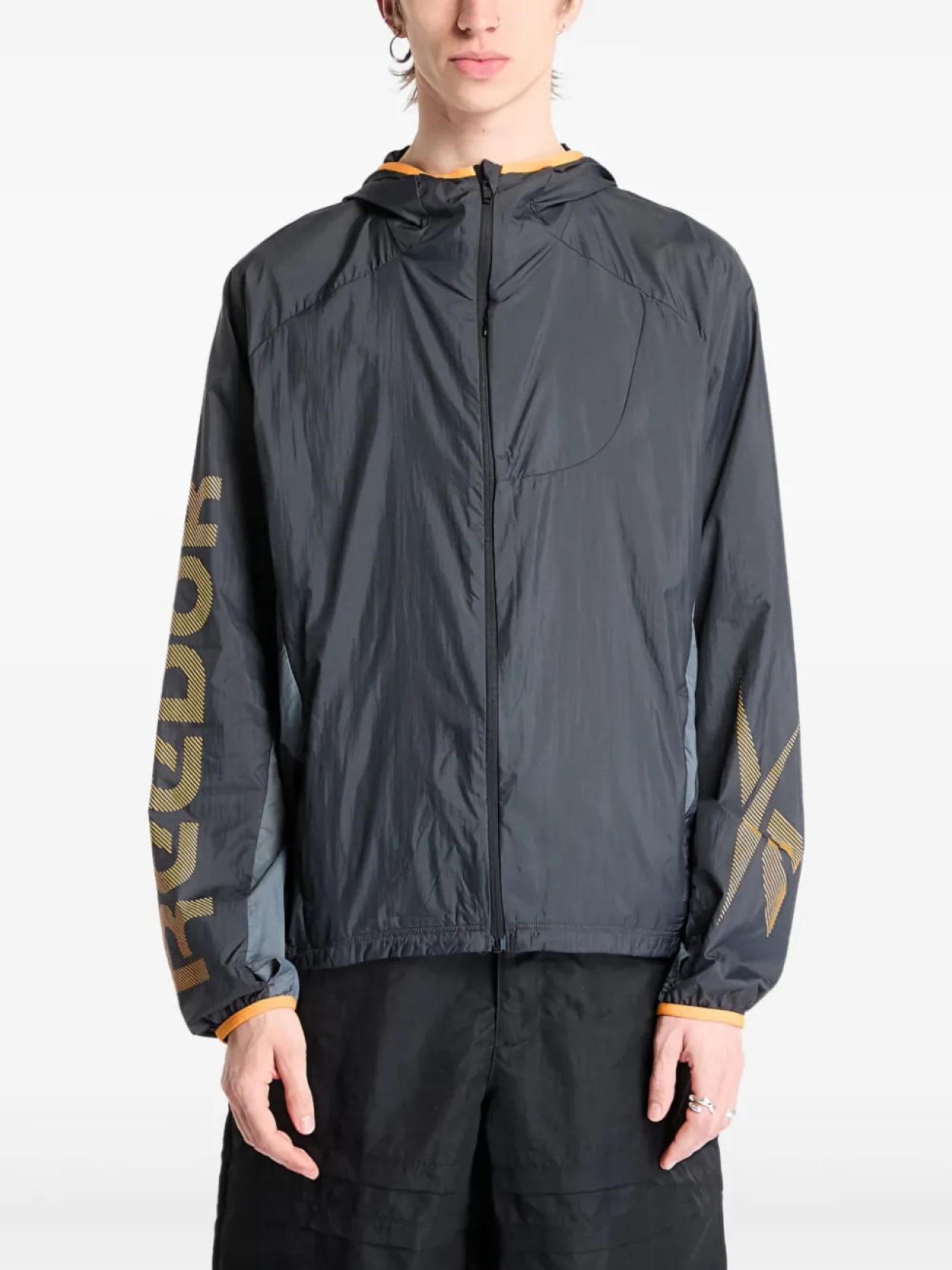 

Reebok куртка Wind Run, черный