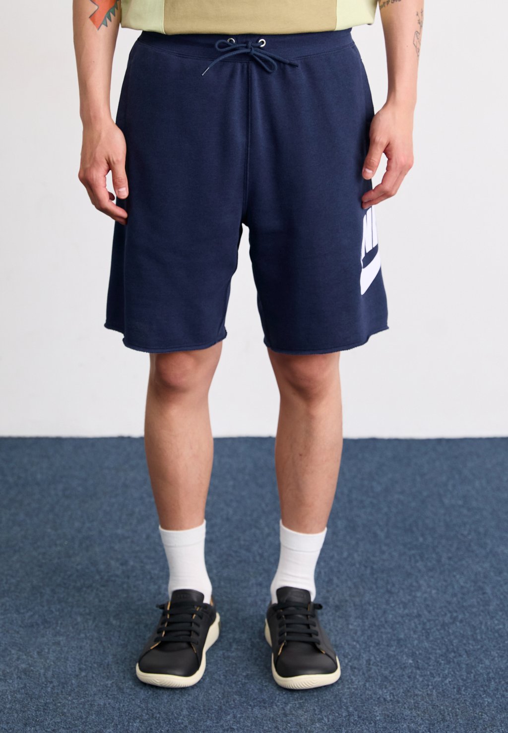 

Шорты CLUB ALUMNI - Tracksuit bottoms Nike Sportswear, темно-синий